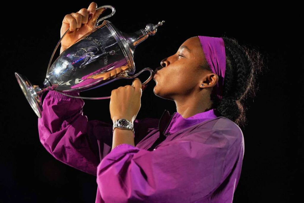 Gauff se alegra de silenciar a los ‘haters’ después de pasar por altibajos para ganar el primer título de las Finales WTA