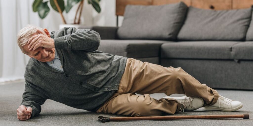 Suffering a spinal injury reduces life expectancy