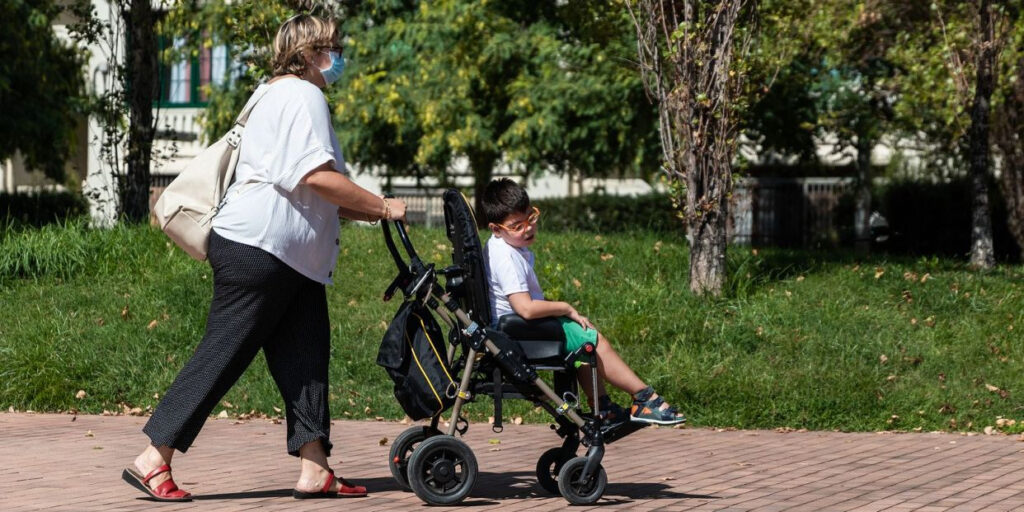 They work and take care of dependents: early retirement?
