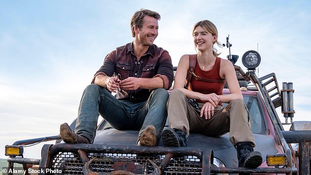 Glen Powell with Daisy Edgar-Jones in Twisters.