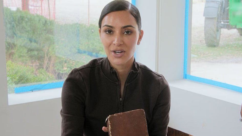 Kim Kardashian reportedly paid $80K at auction for her late father Robert Kardashian’s Bible, planning to gift it to Khloé.