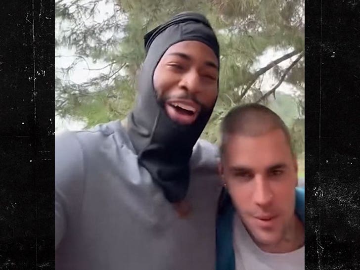 Justin Bieber smiling and speaking with the stranded driver, as seen in the TikTok clip