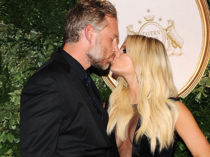 Jessica Simpson and Eric Johnson together at a prior event (Getty).