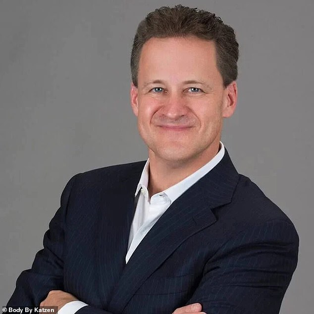 Jennifer Aniston Goes Instagram-Official With Jim Curtis, ‘My Love’