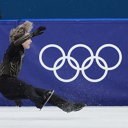 The American fell multiple times throughout his free skate program in the men's skating final - DailyMailUS