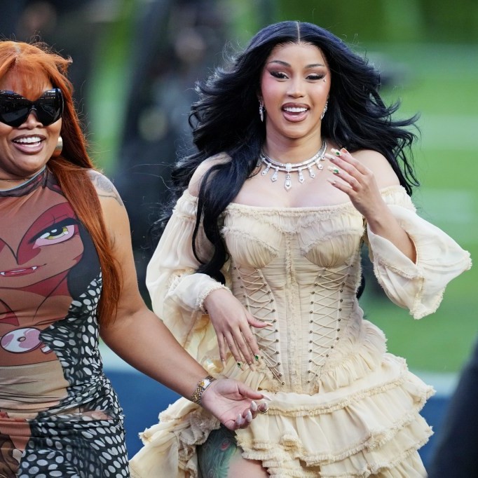 She finished her halftime look with an eye-catching diamond necklace. - pagesix