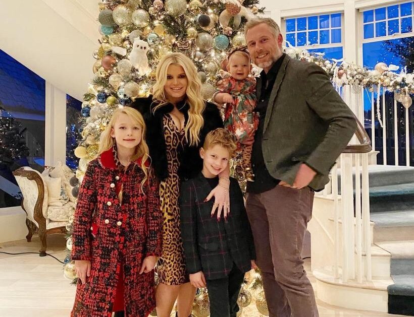 Jennifer Aniston Goes Instagram-Official With Jim Curtis, ‘My Love’