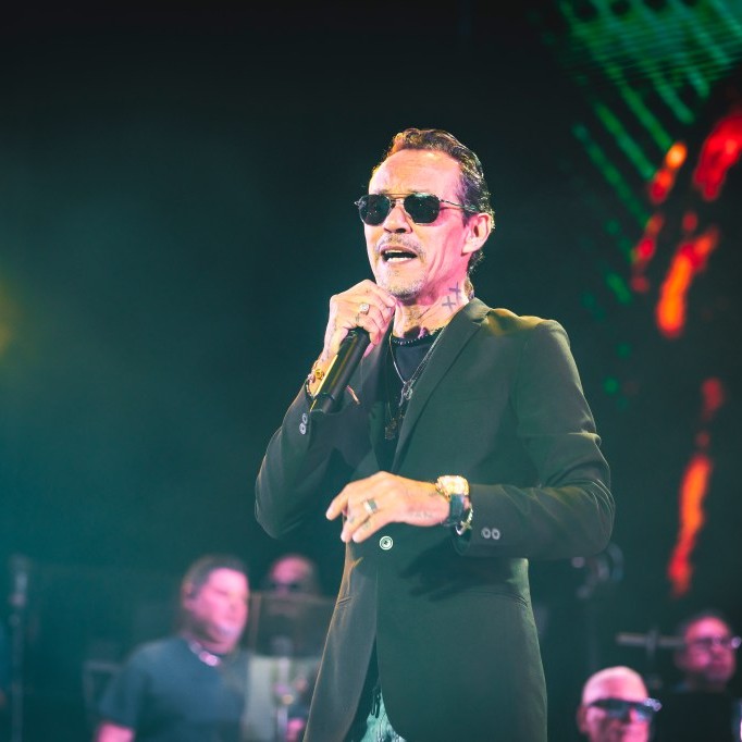 Marc Anthony called the Beckham family "unfortunate" in an interview published Monday. - pagesix