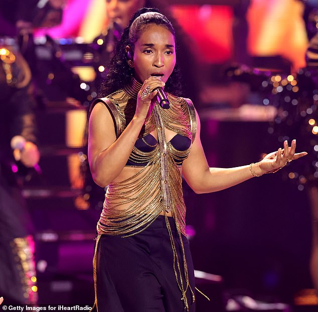 Jennifer Aniston Goes Instagram-Official With Jim Curtis, ‘My Love’