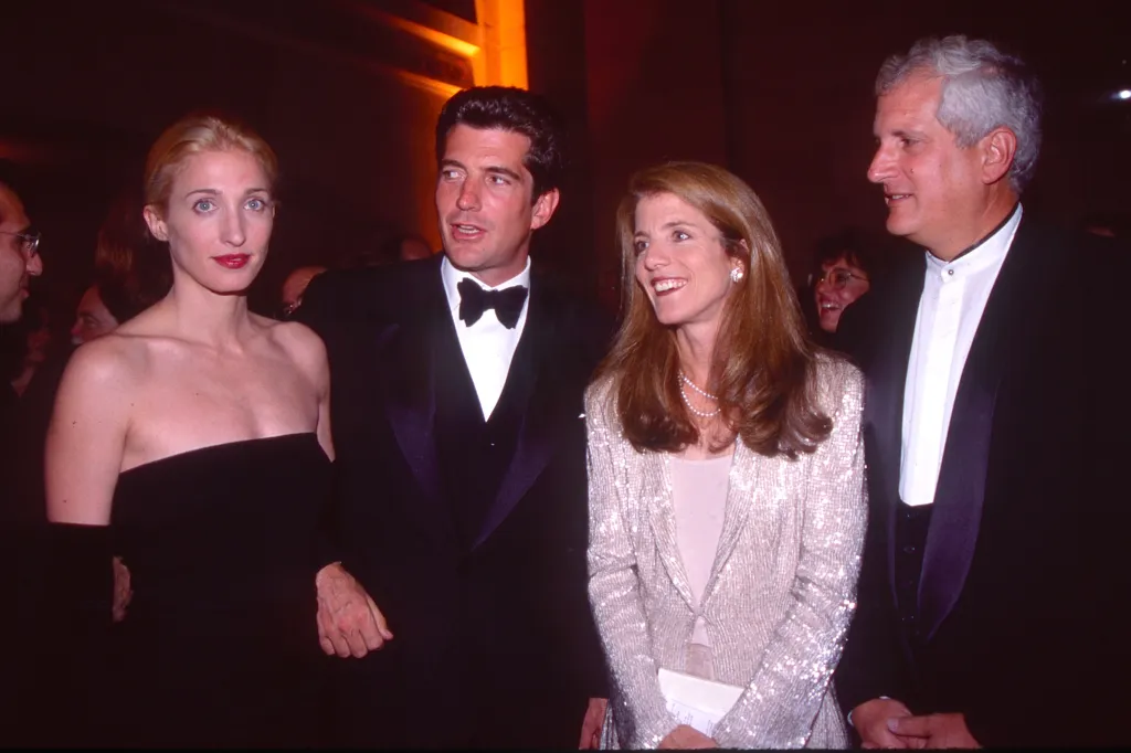 John F. Kennedy Jr., Carolyn Bessette-Kennedy, Caroline Kennedy, and Edwin Schlossberg at a Municipal Art Society event.