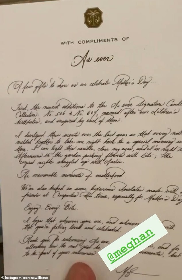 Serena Williams showing Meghan Markle's handwritten note, praising her penmanship