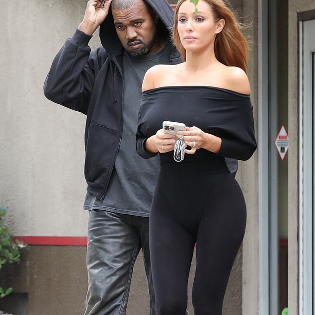 Jennifer Aniston Goes Instagram-Official With Jim Curtis, ‘My Love’